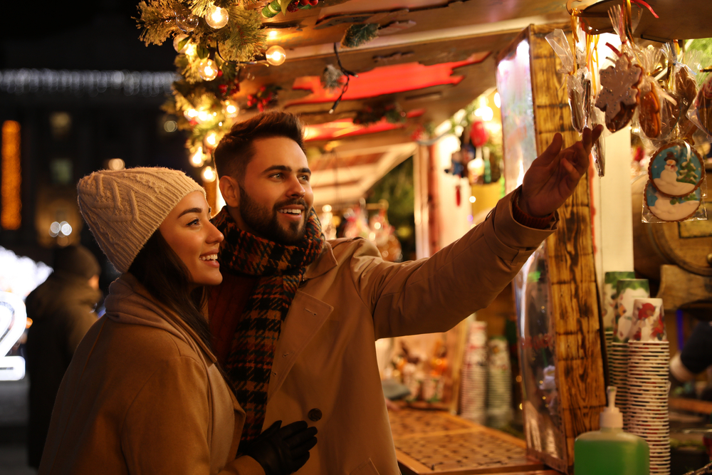 Holiday Retail Guide: Navigating 2023 Trends - Circana